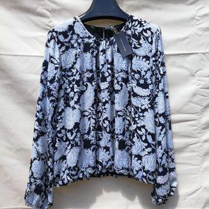 (NWT)Tommy Hilfiger Round Neck Long Sleeve Top Size: M/Blue